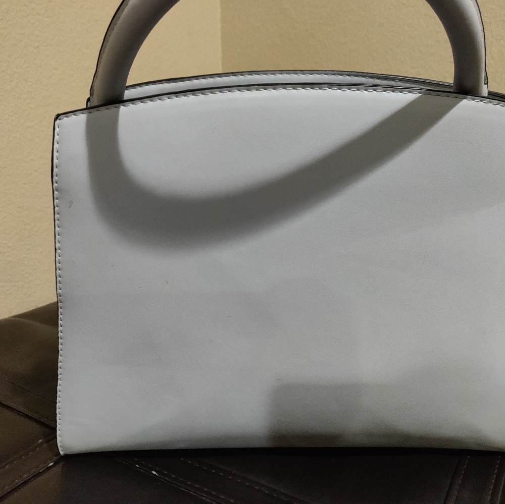 Grey Hand purse - Picture 3 of 5